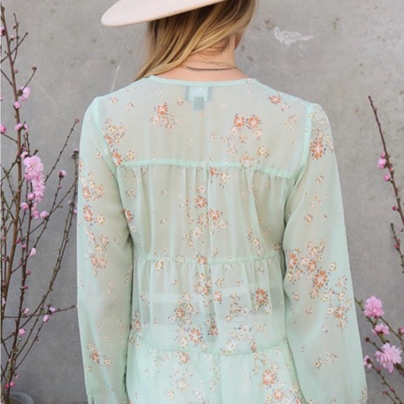 Button front tiered blouse - Picture 3 of 4